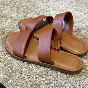 Universal Thread Tan Slide Sandals